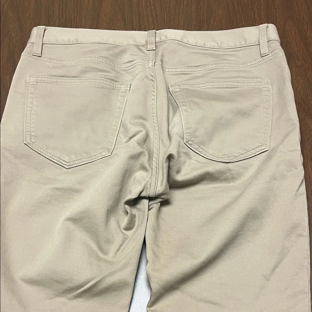 Banana Republic The Traveler Slim Fit Tan Pants, size 32x32‎